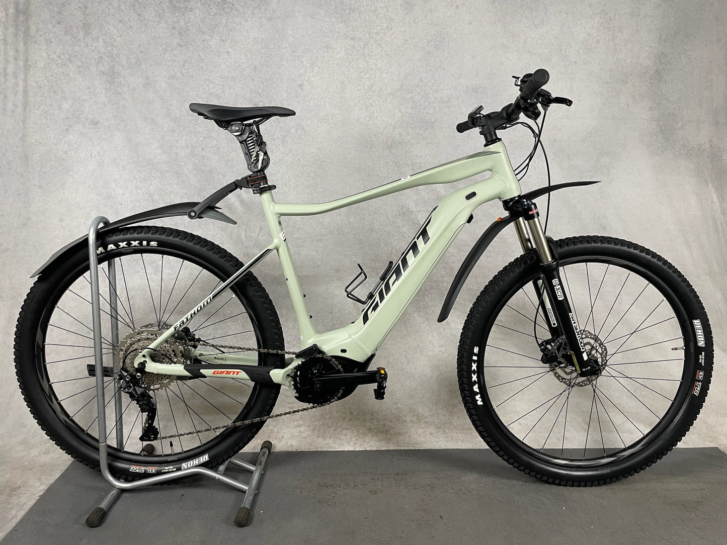 Giant Fathom E+2