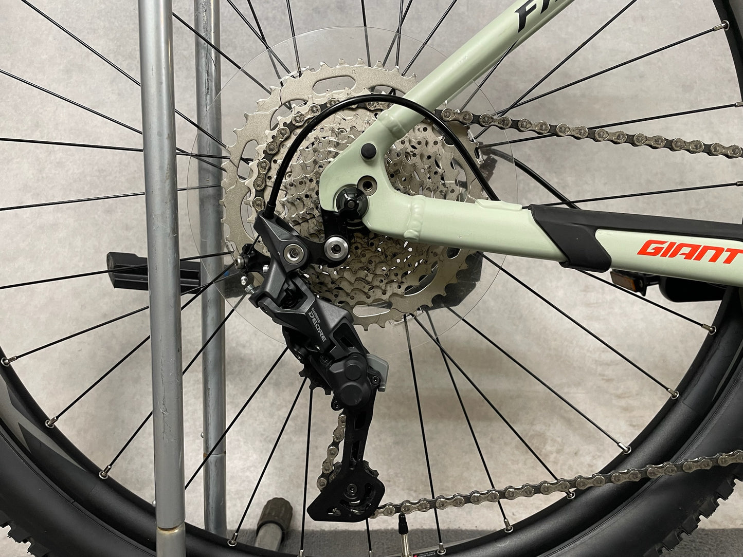 Giant Fathom E+2