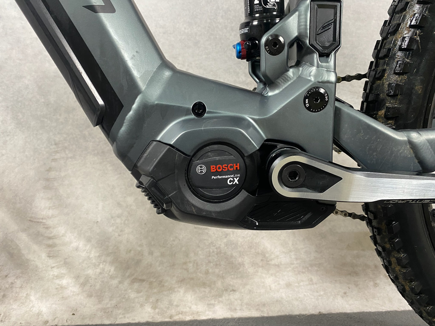 Centurion Numinis E R2700i