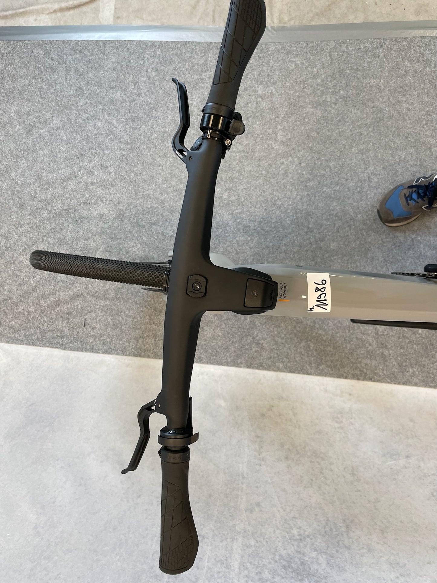 Canyon Roadlite:ON CF 9 LTD