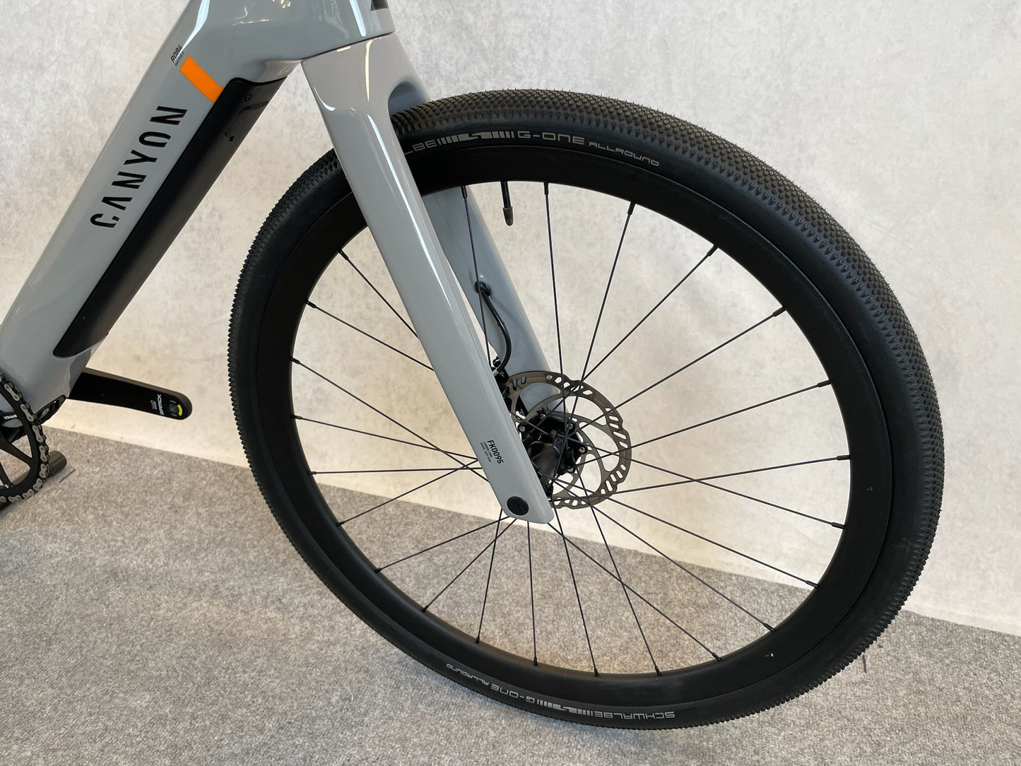 Canyon Roadlite:ON CF 9 LTD
