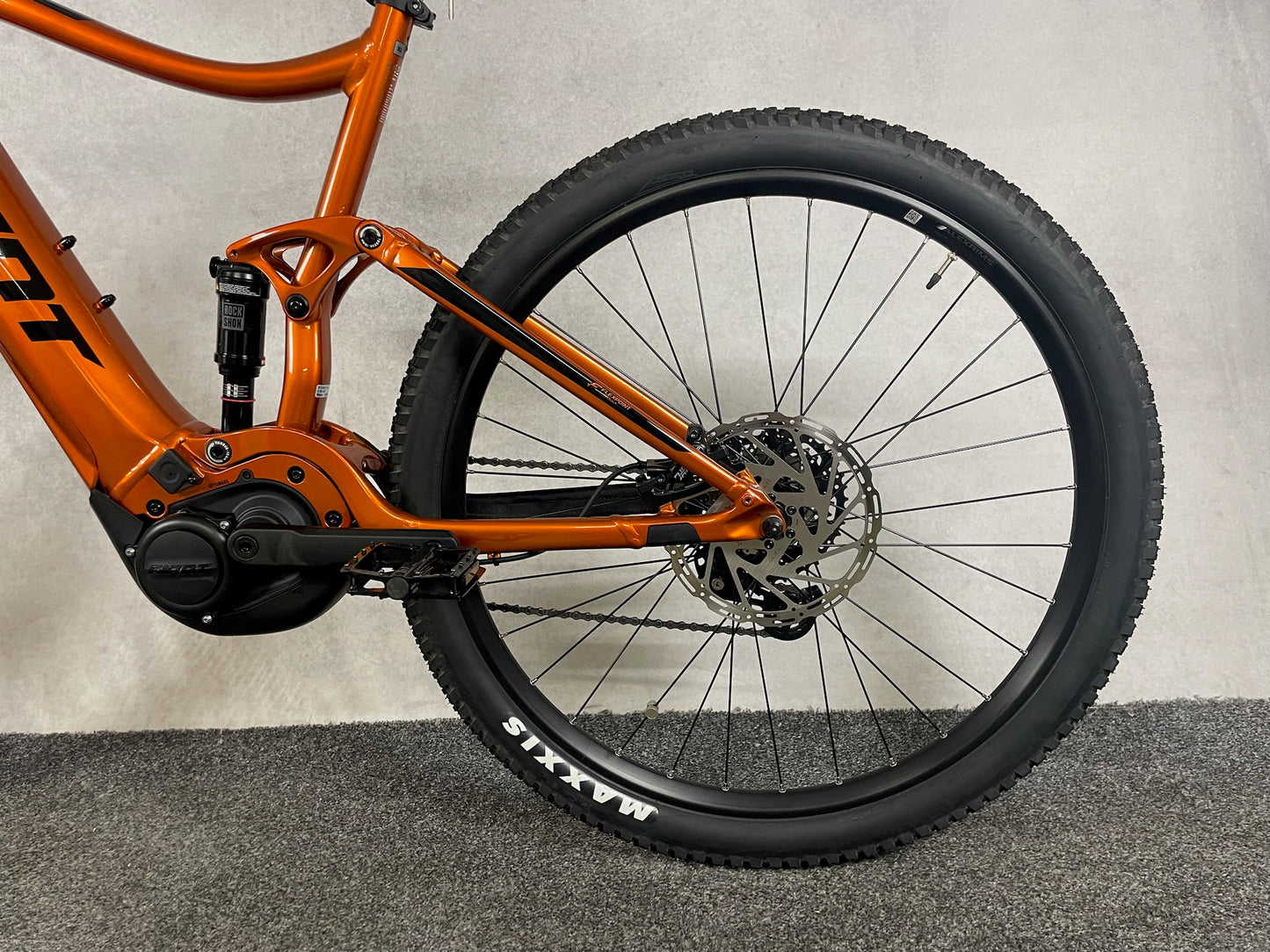 Giant Stance E+ 2 500