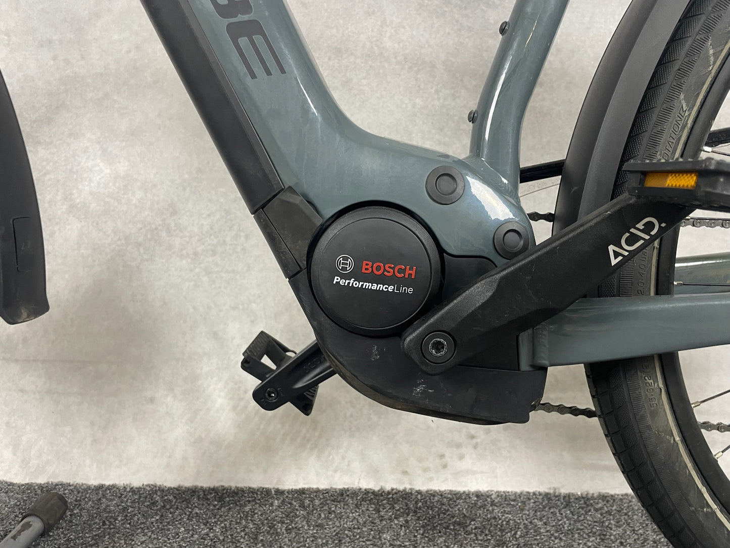 Cube Touring Hybrid One