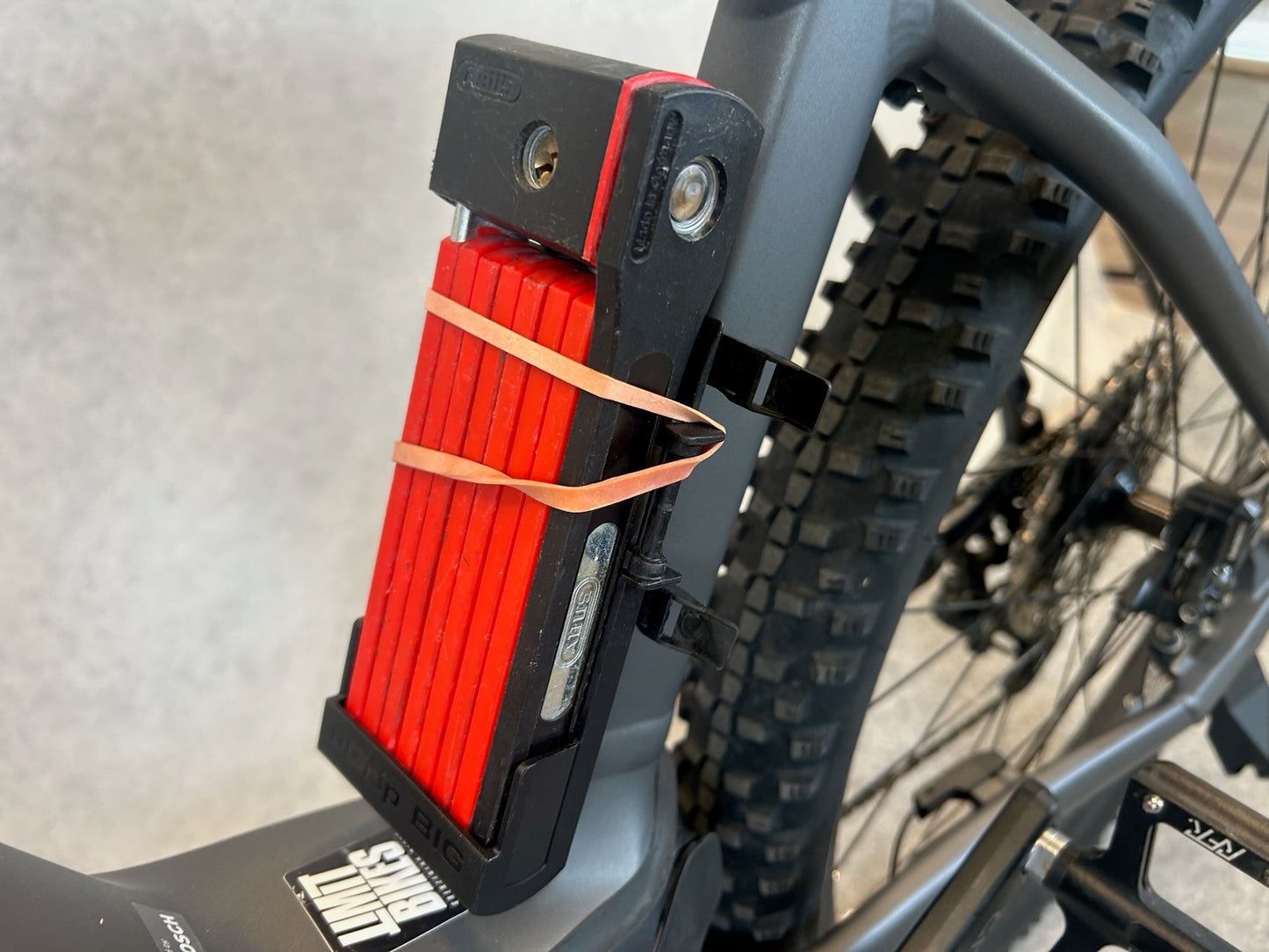 Cube Reaction Hybrid Race 750