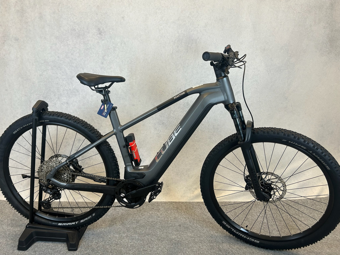 Cube Reaction Hybrid Race 750