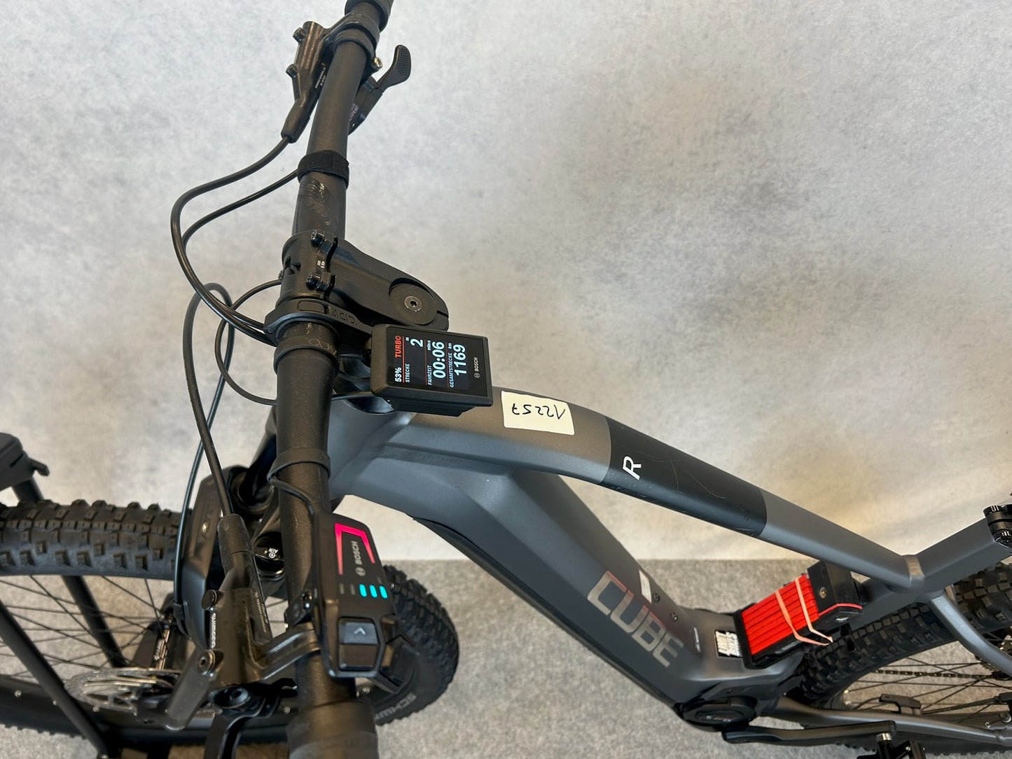 Cube Reaction Hybrid Race 750