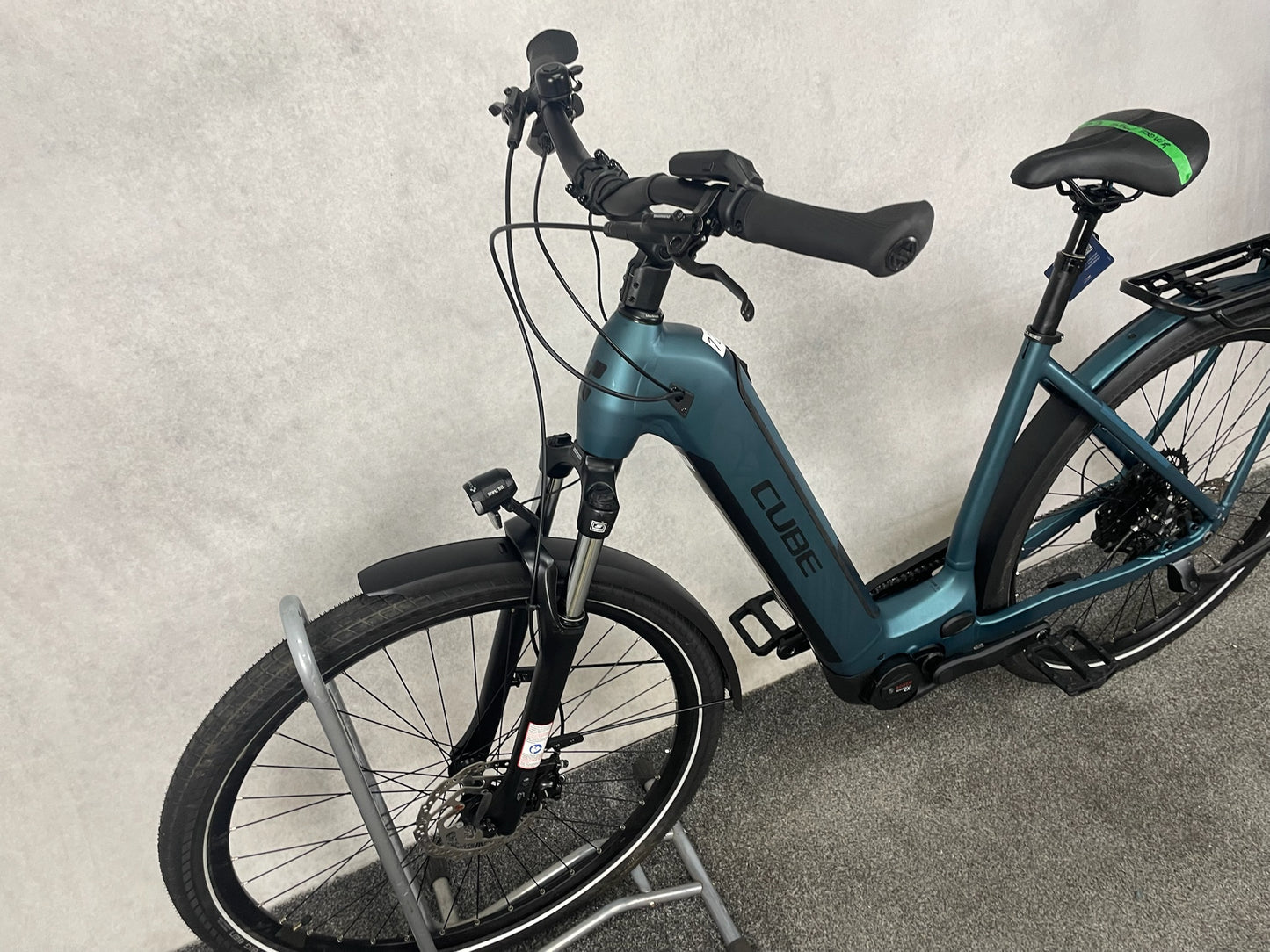 Cube Kathmandu Hybrid ONE 750