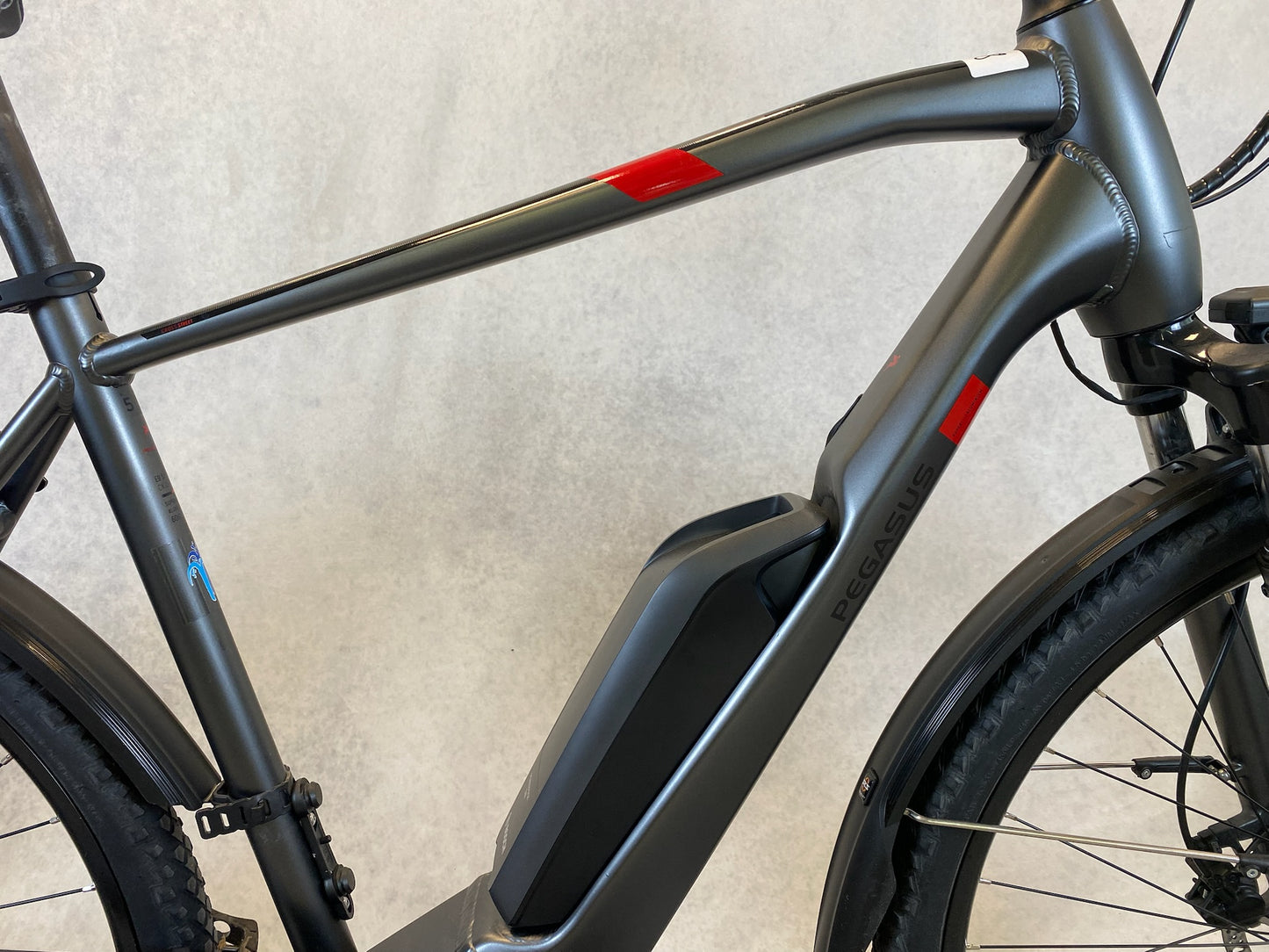 Pegasus Solero E9 Sport Cross Street