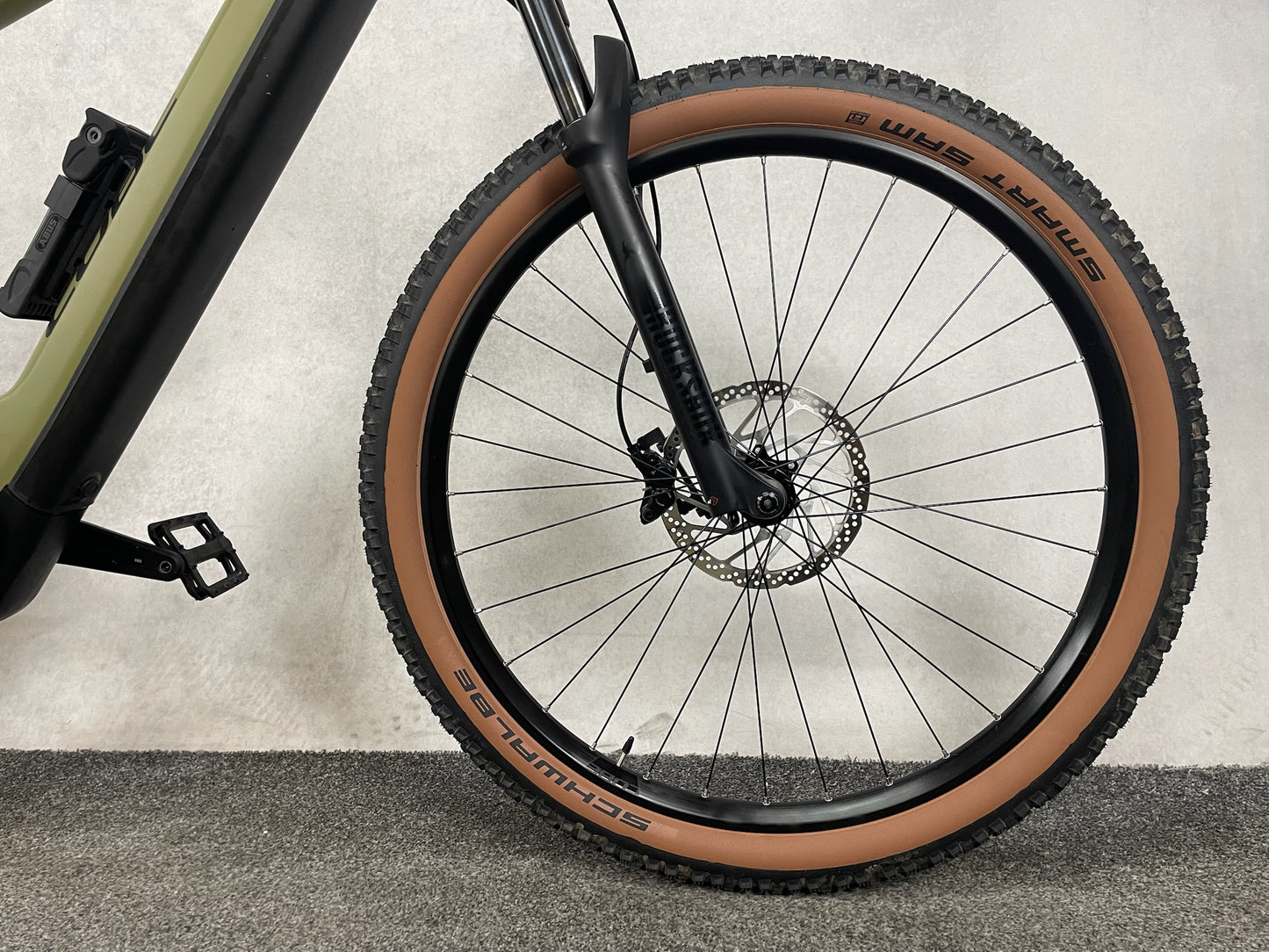 Cube Reaction Hybrid Race 750