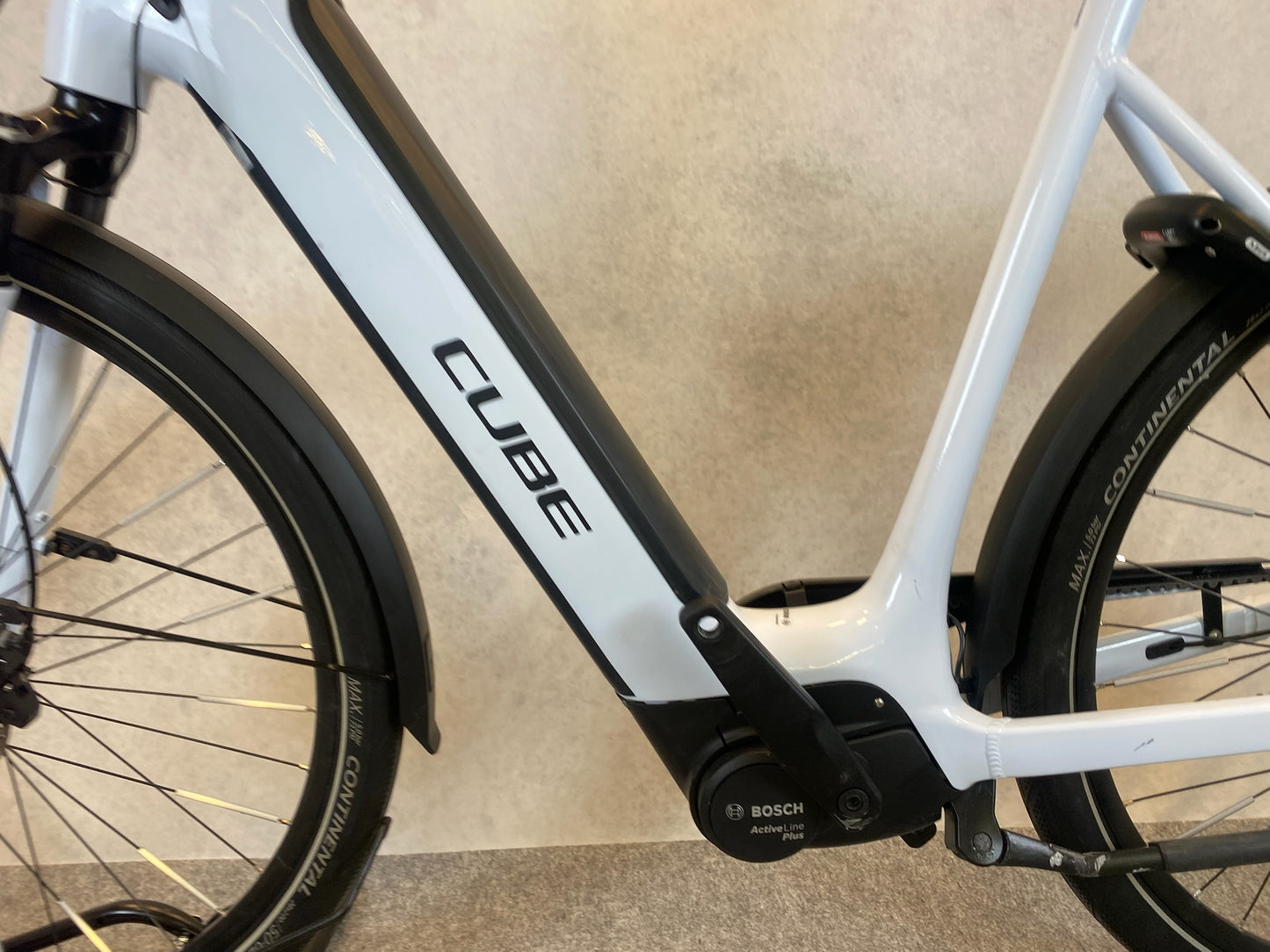 Cube Supreme Hybrid EXC 625
