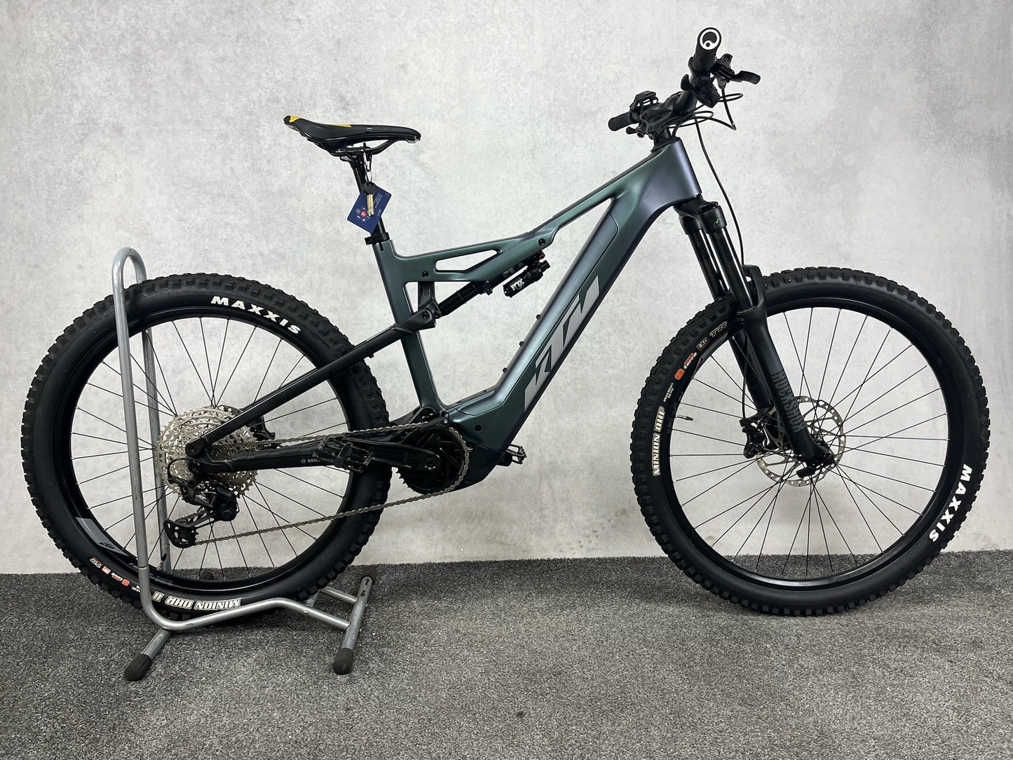 KTM MACINA KAPOHO ELITE Diamant space galaxy matt (grey+black) 48 cm (27,5") - L 2024