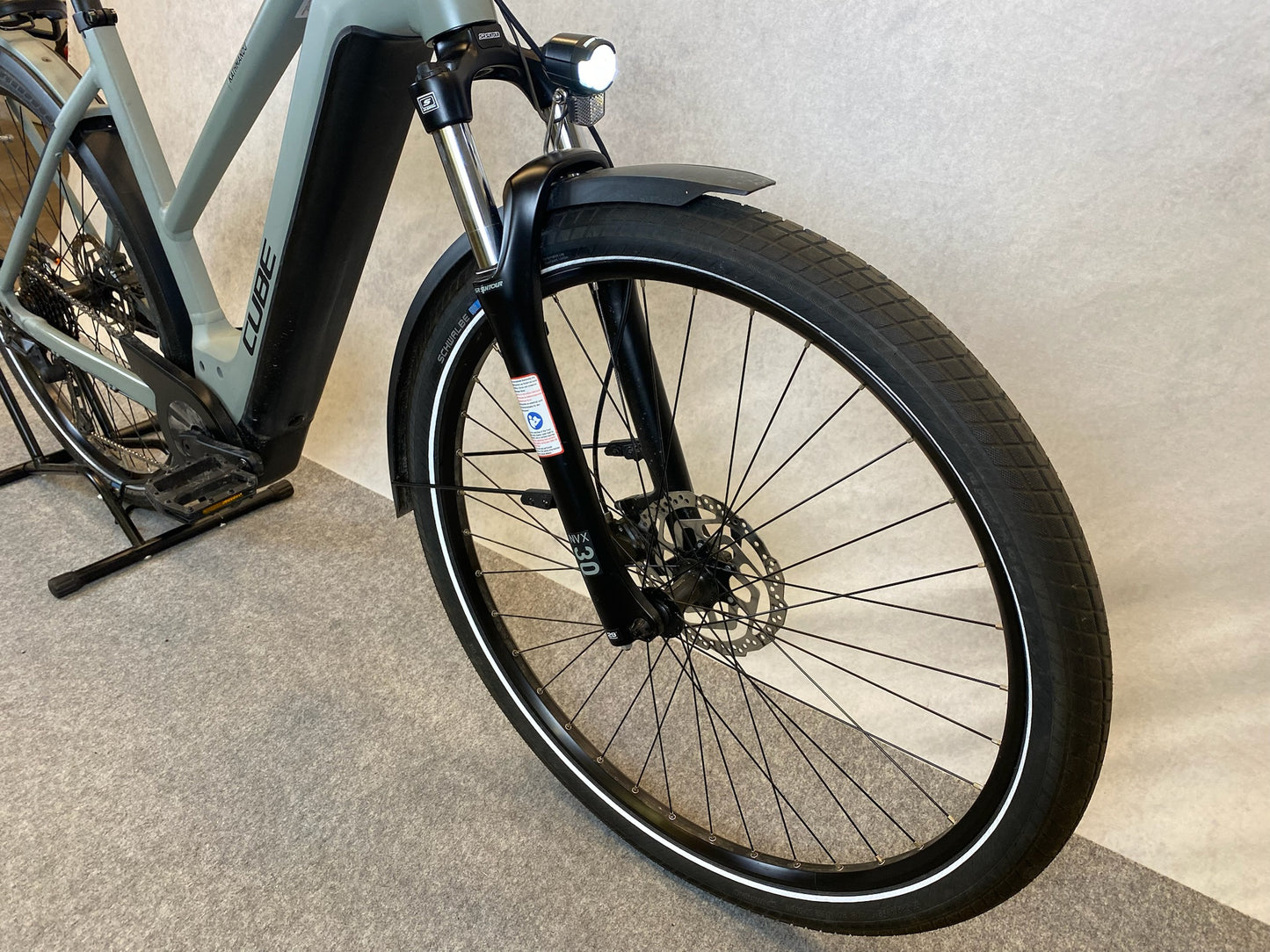 Cube Kathmandu Hybrid ONE 750
