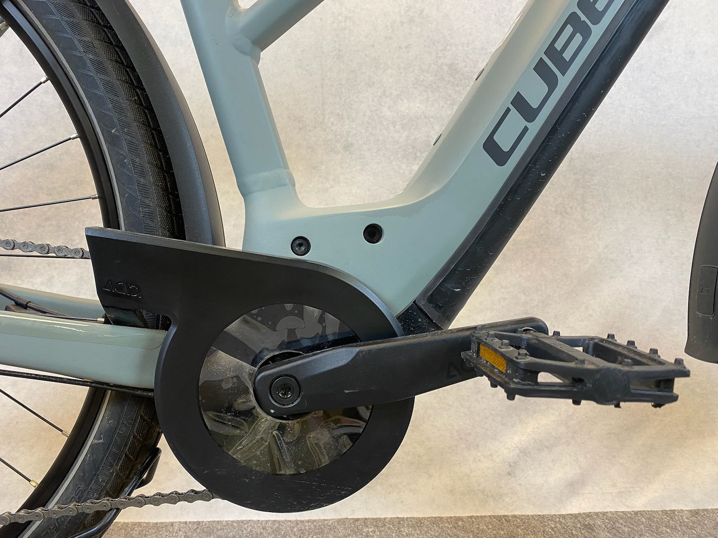 Cube Kathmandu Hybrid ONE 750
