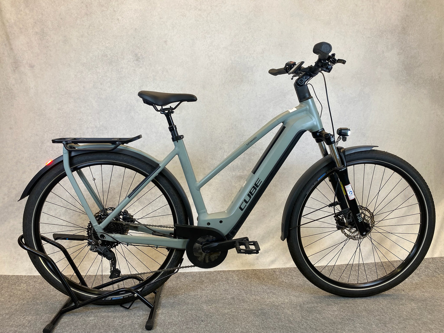 Cube Kathmandu Hybrid ONE 750