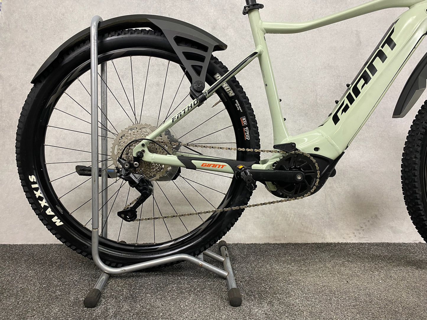 Giant Fathom E+2
