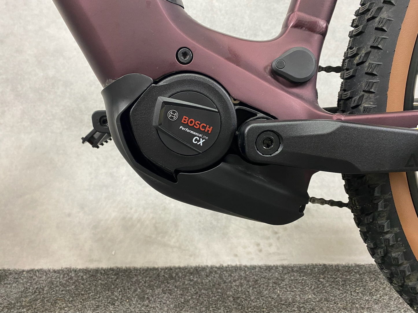 Cube Reaction Hybrid SLX 750