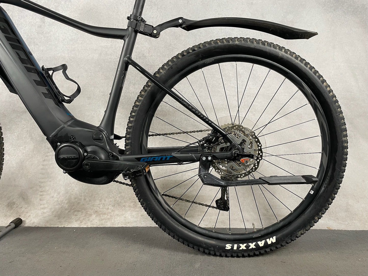 Giant Fathom E+2