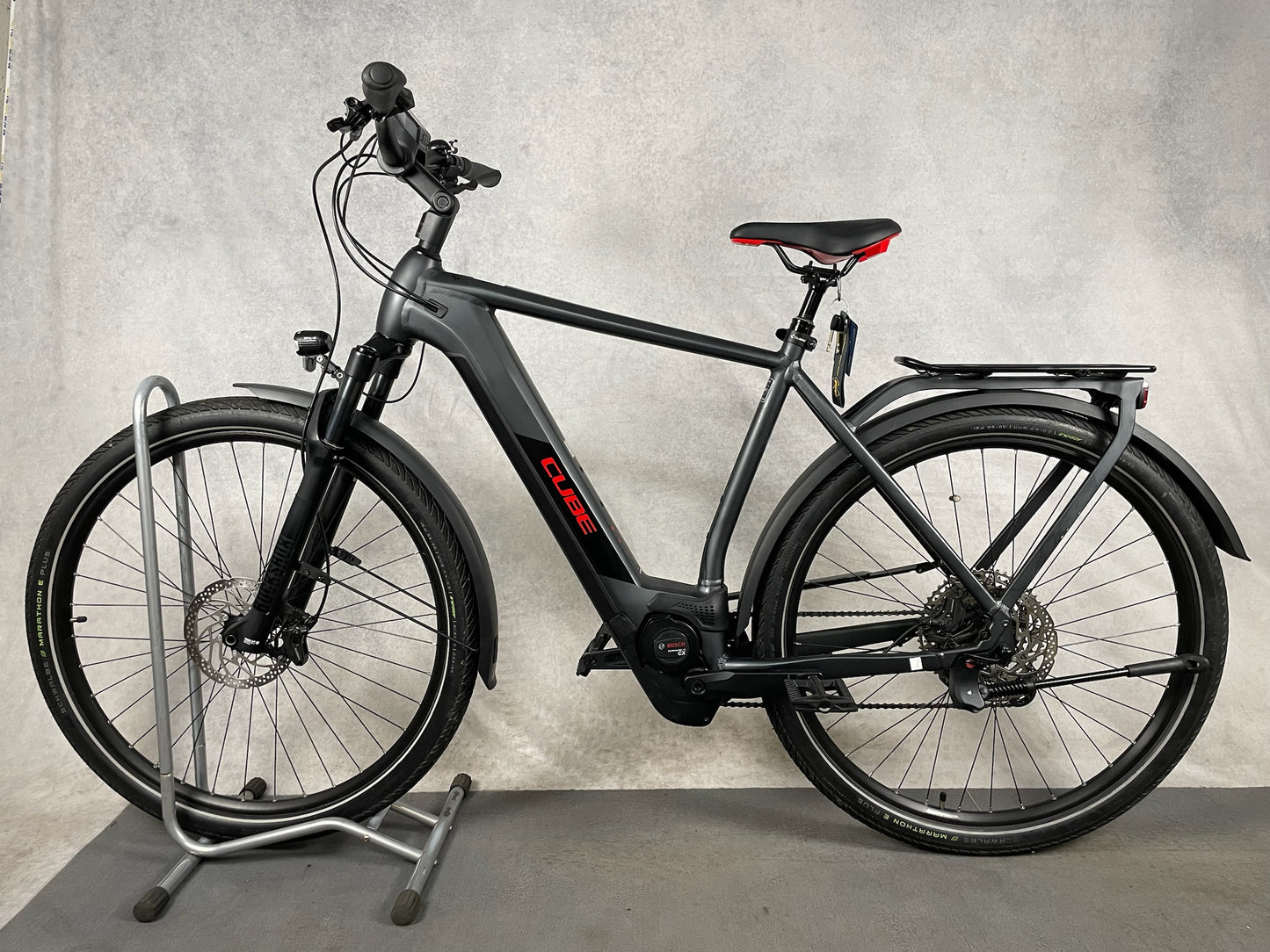Cube Kathmandu Hybrid SL 625 He28 58cm iridium´n´red