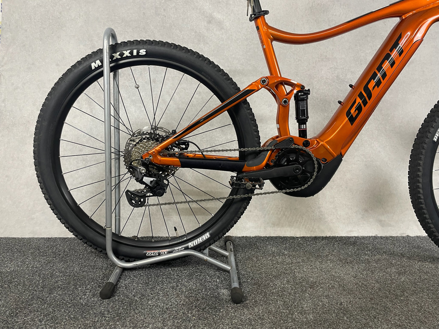 Giant Stance E+ 2 500