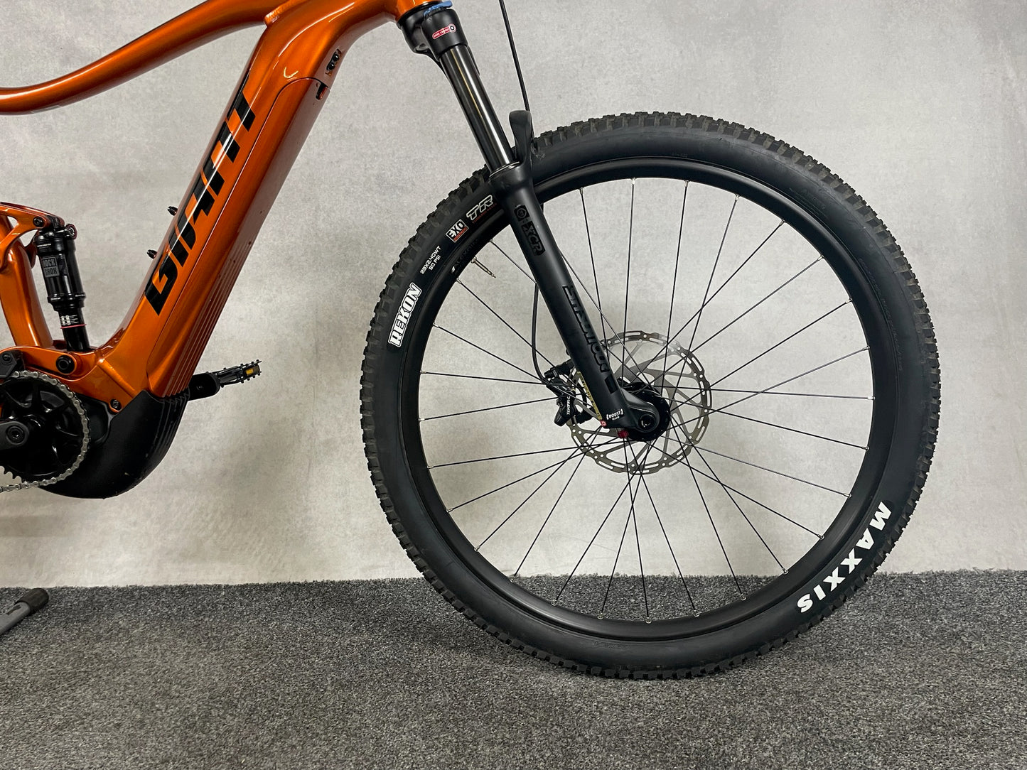 Giant Stance E+ 2 500