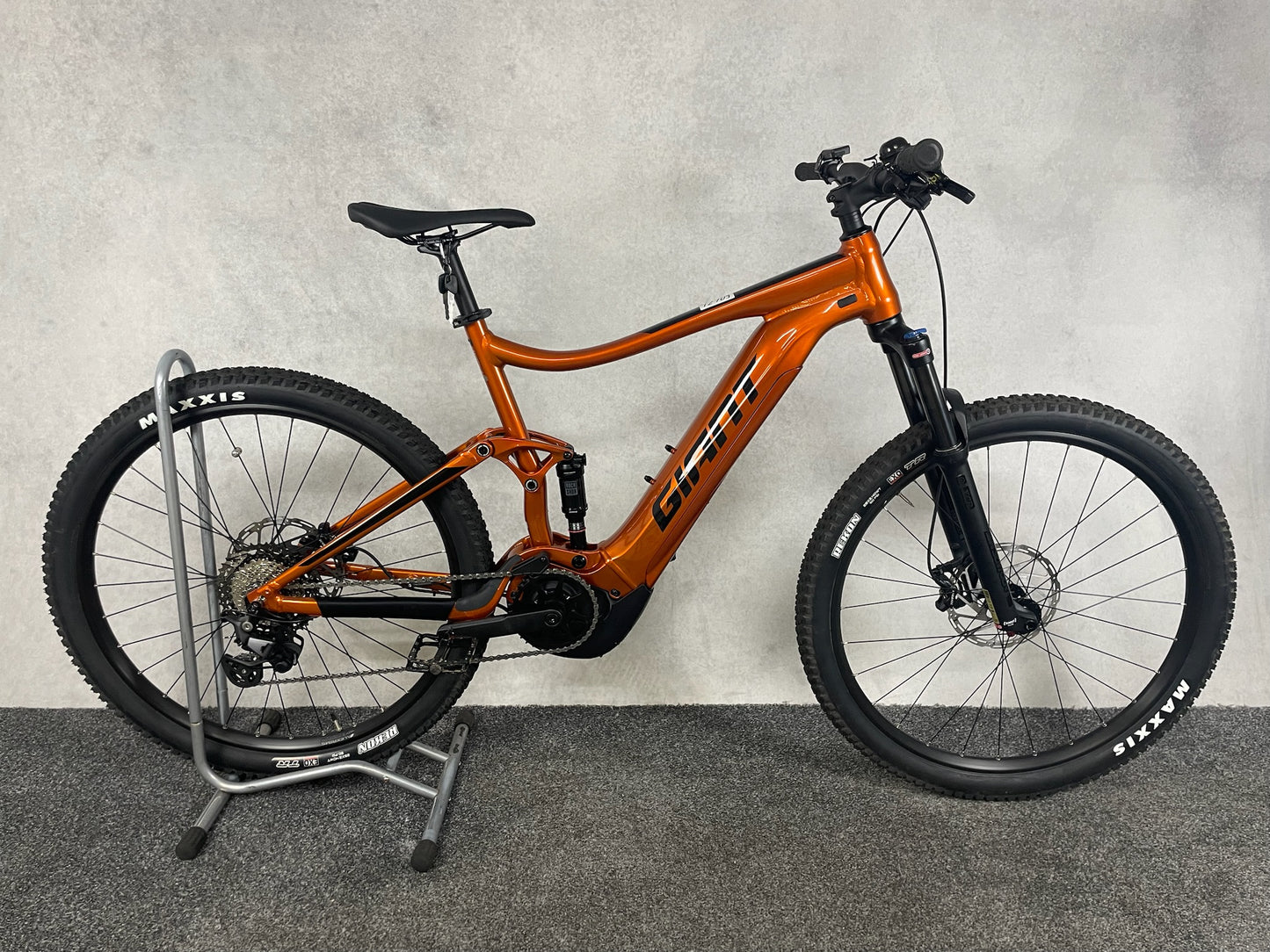 Giant Stance E+ 2 500