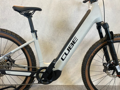 Cube Reaction Hybrid SLT 750