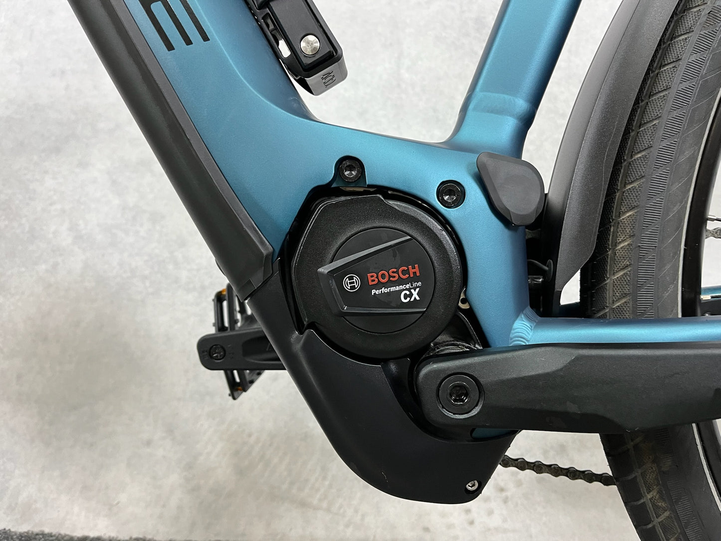 Cube Kathmandu Hybrid ONE 750