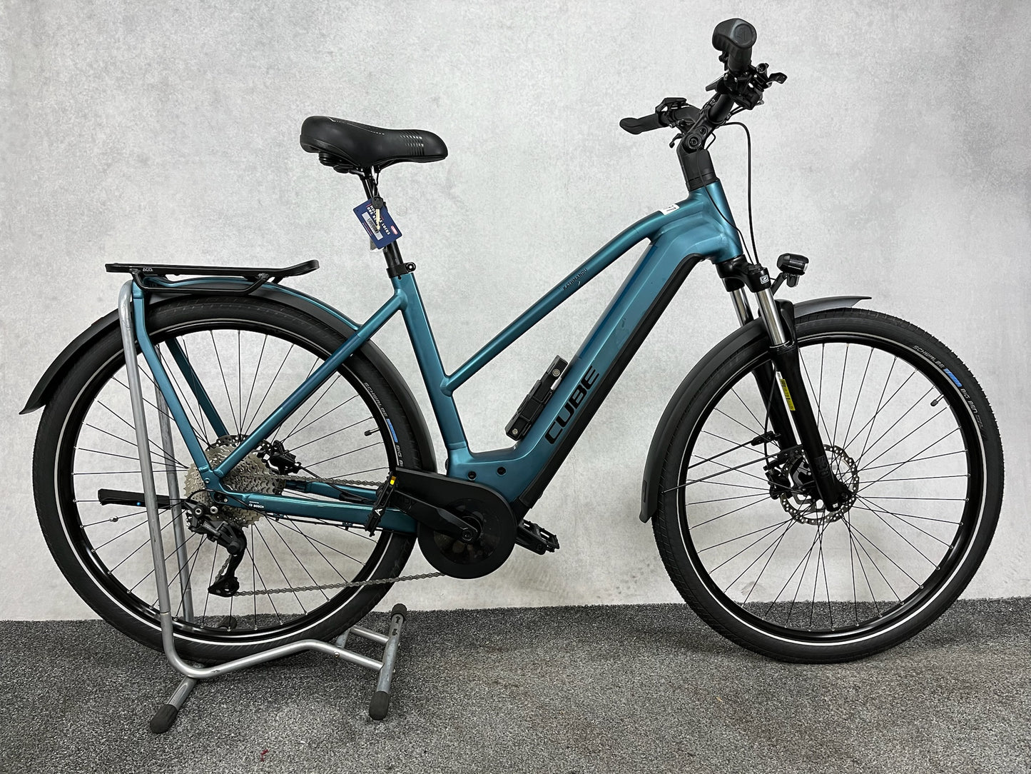 Cube Kathmandu Hybrid ONE 750