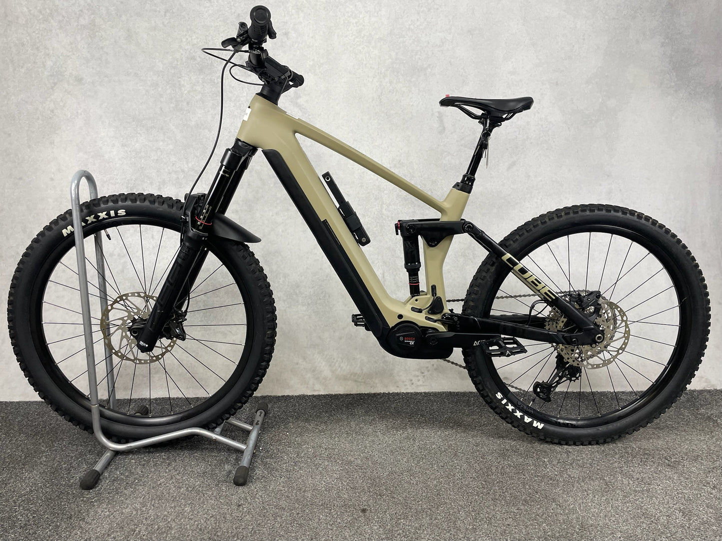 Cube Stereo Hybrid 160 HPC SL