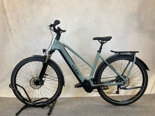 Cube Kathmandu Hybrid ONE 750