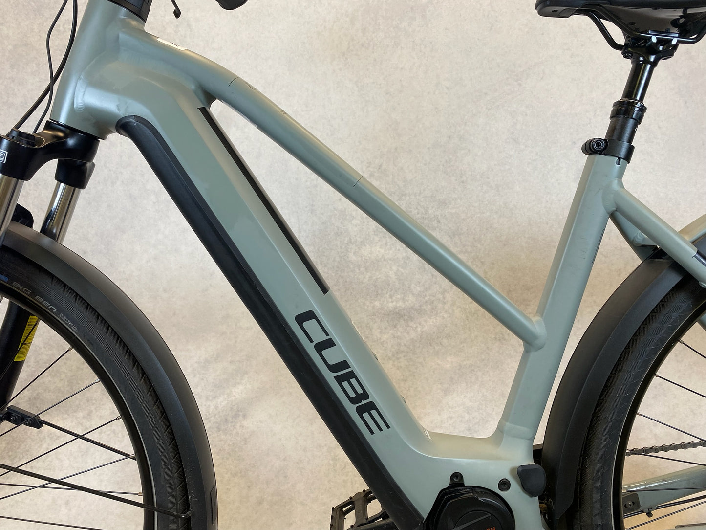 Cube Kathmandu Hybrid ONE 750
