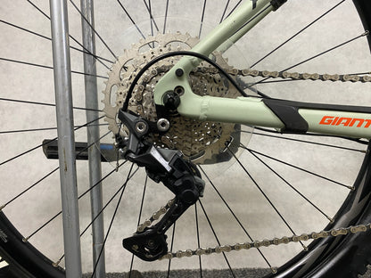 Giant Fathom E+2