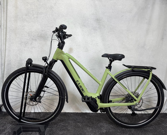 Cube	Kathmandu Hybrid SLX