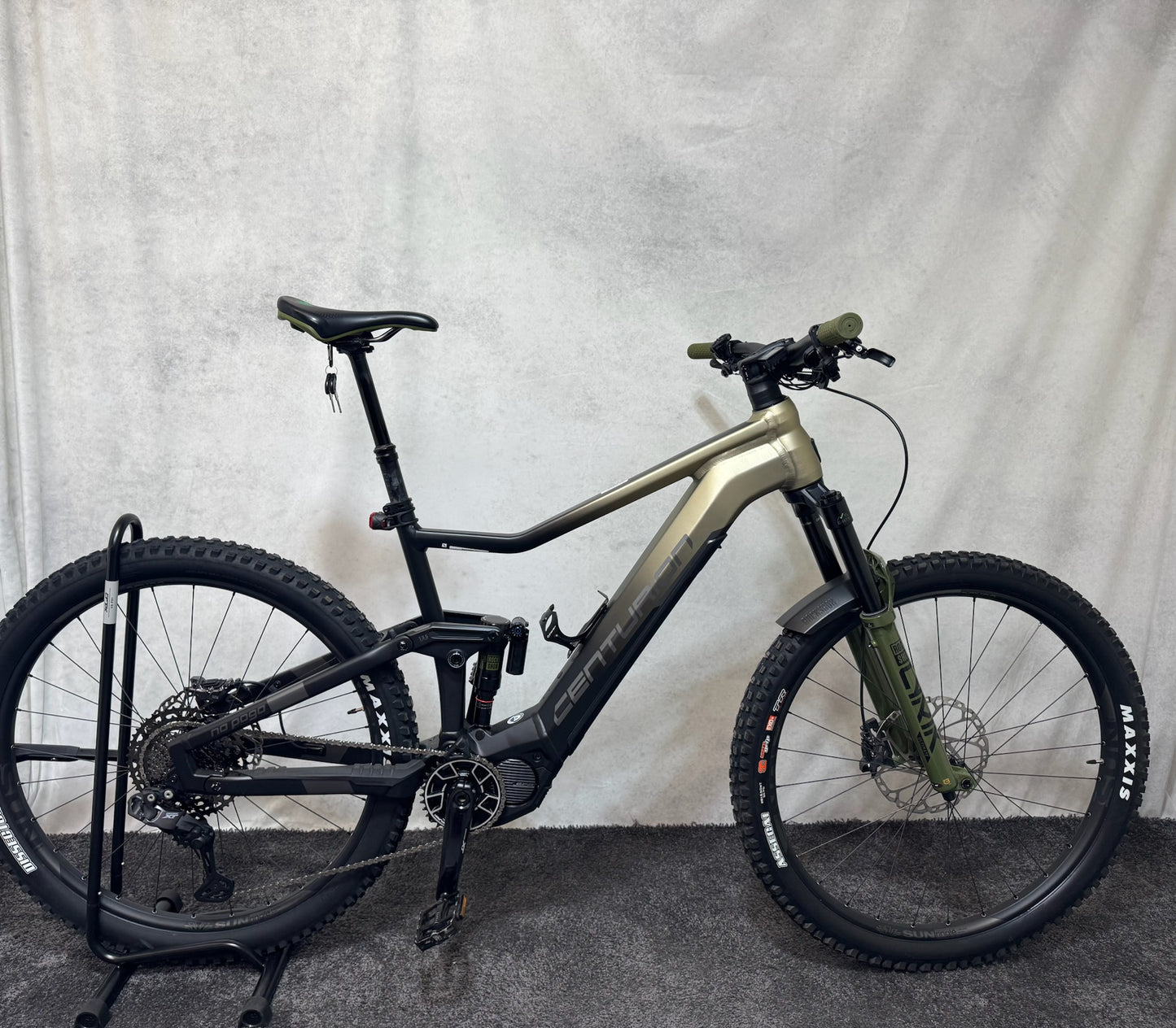 Centurion No Pogo F3000i