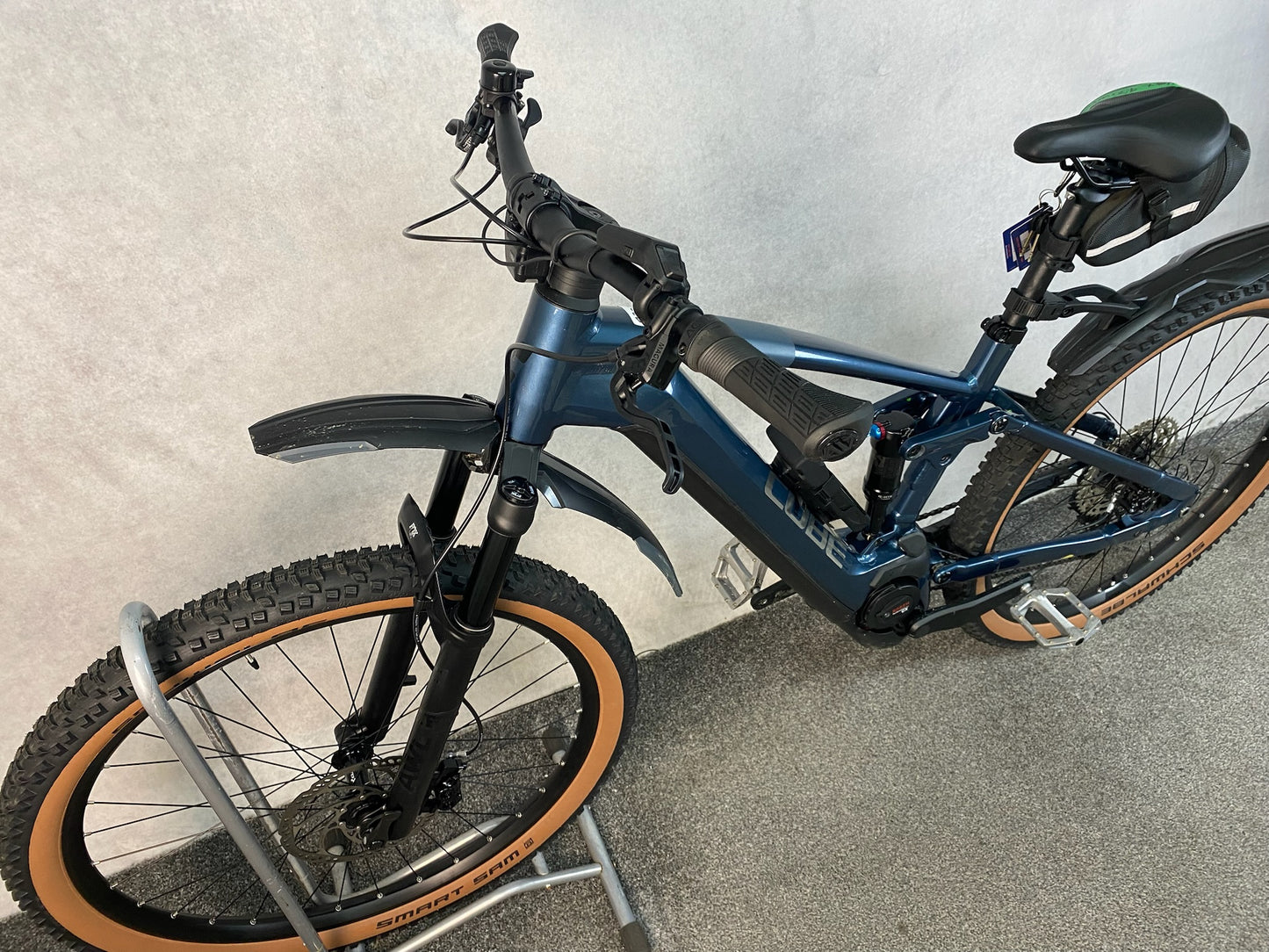 Cube Stereo 120 Hybrid Race