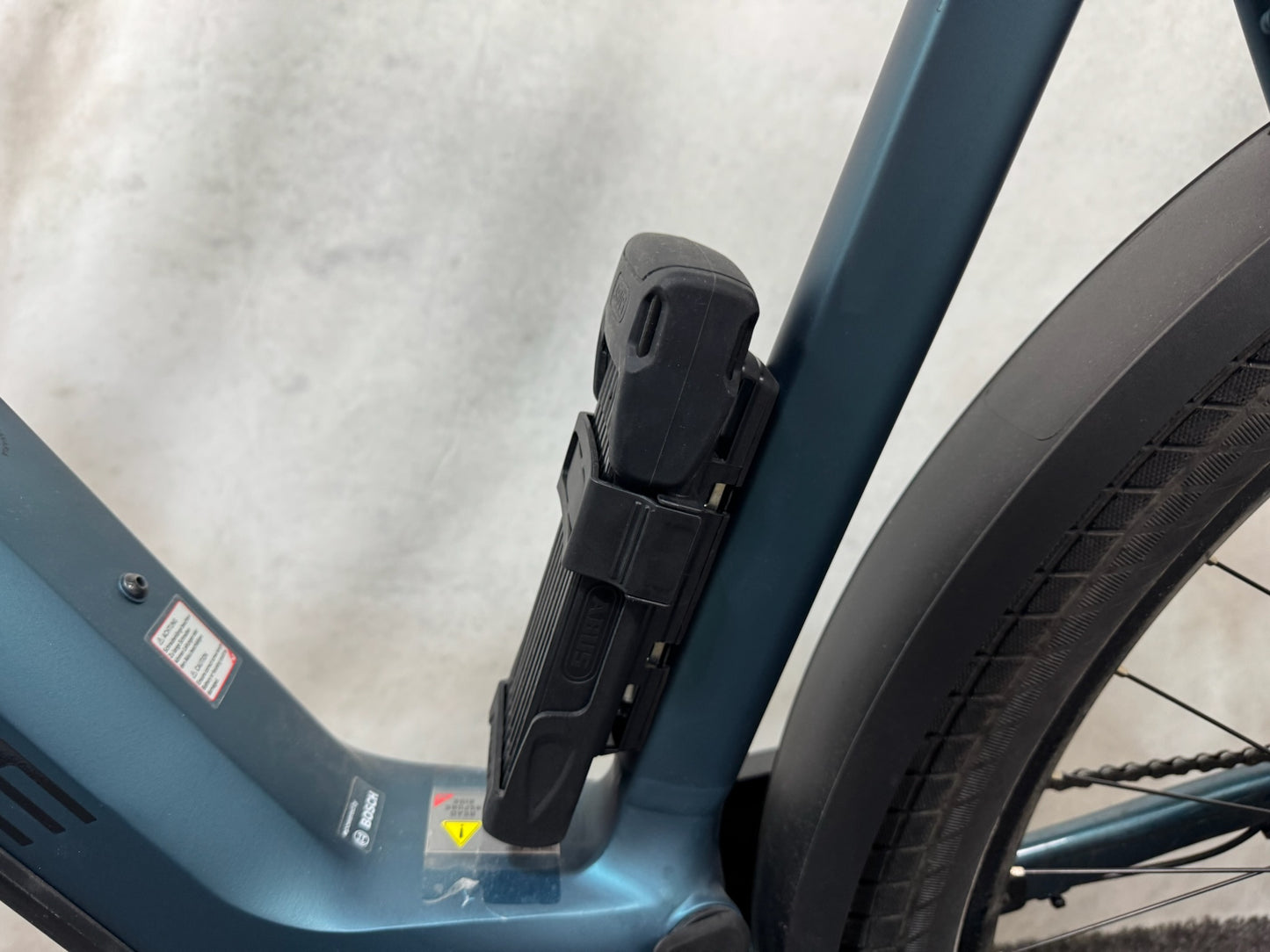 Cube Kathmandu Hybrid ONE 750