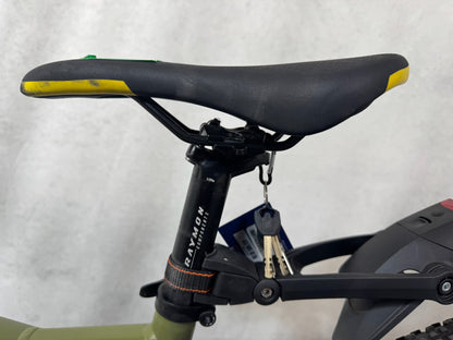 R Raymon HardRay E4.0