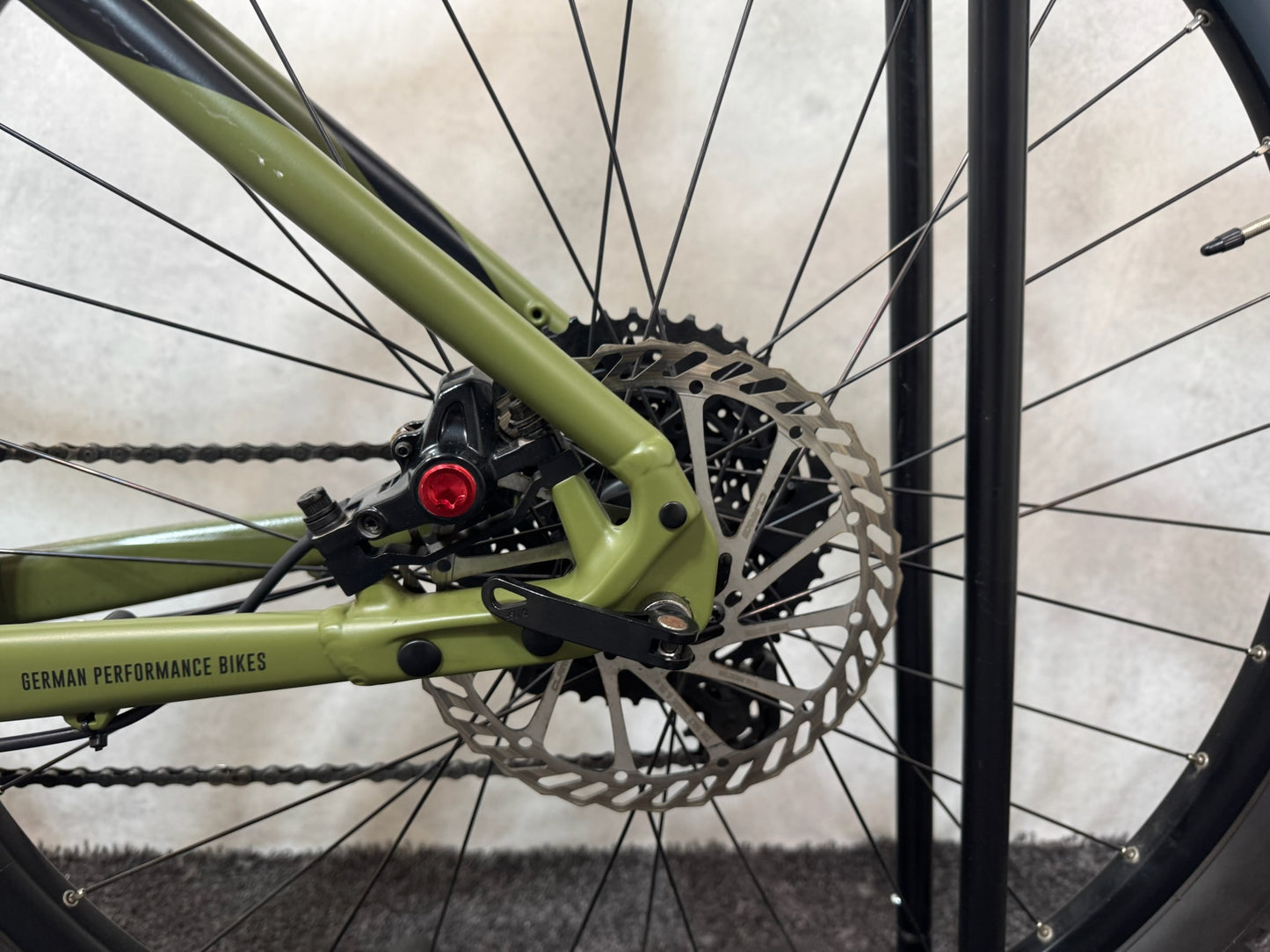 R Raymon HardRay E4.0