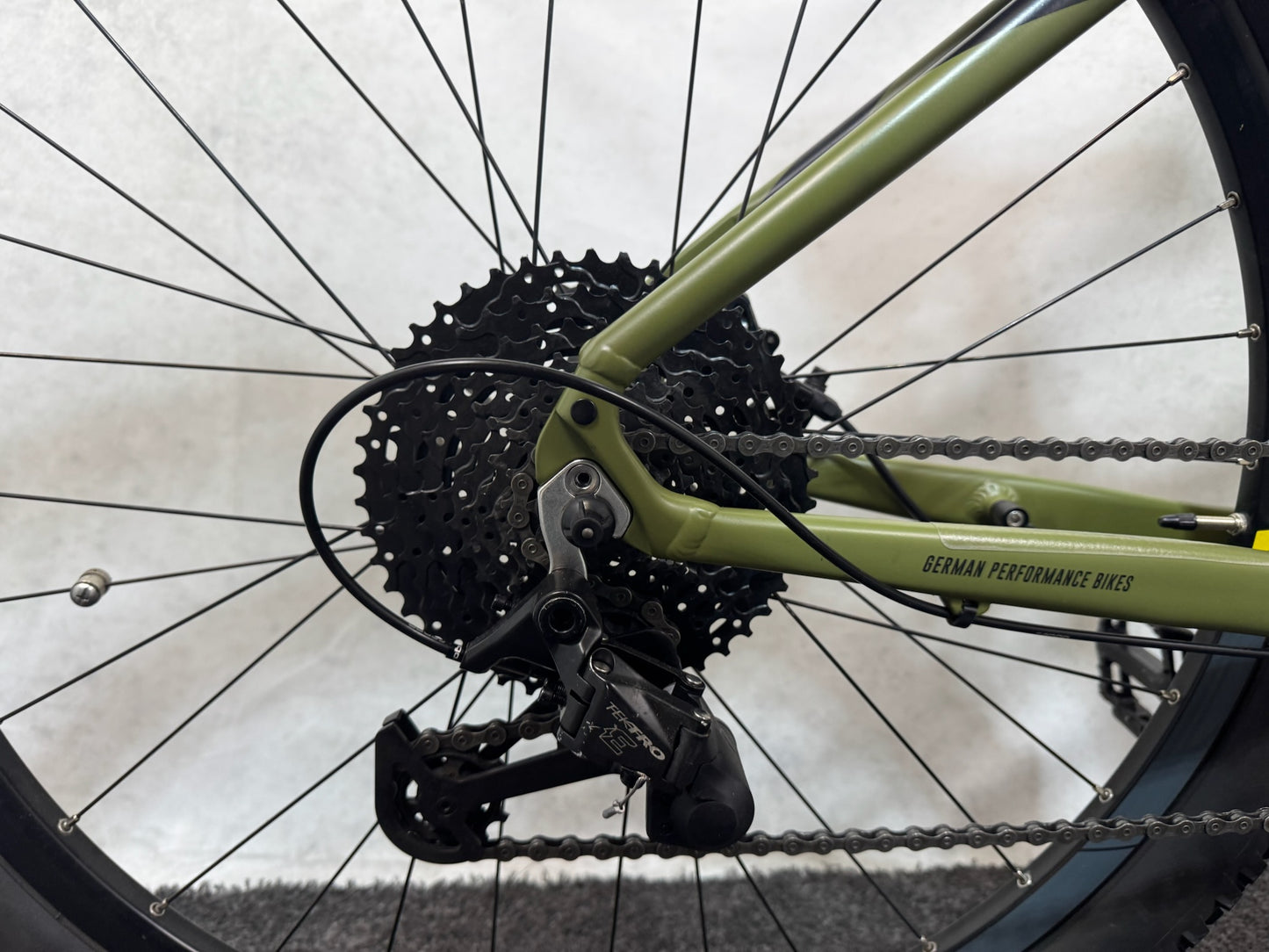 R Raymon HardRay E4.0