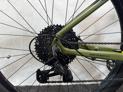 R Raymon HardRay E4.0