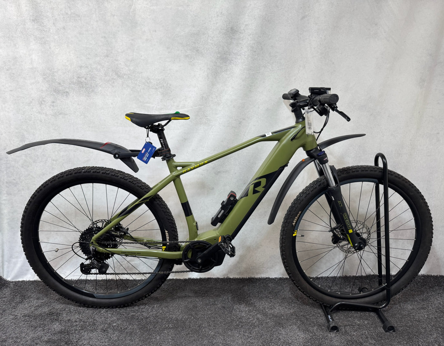 R Raymon HardRay E4.0