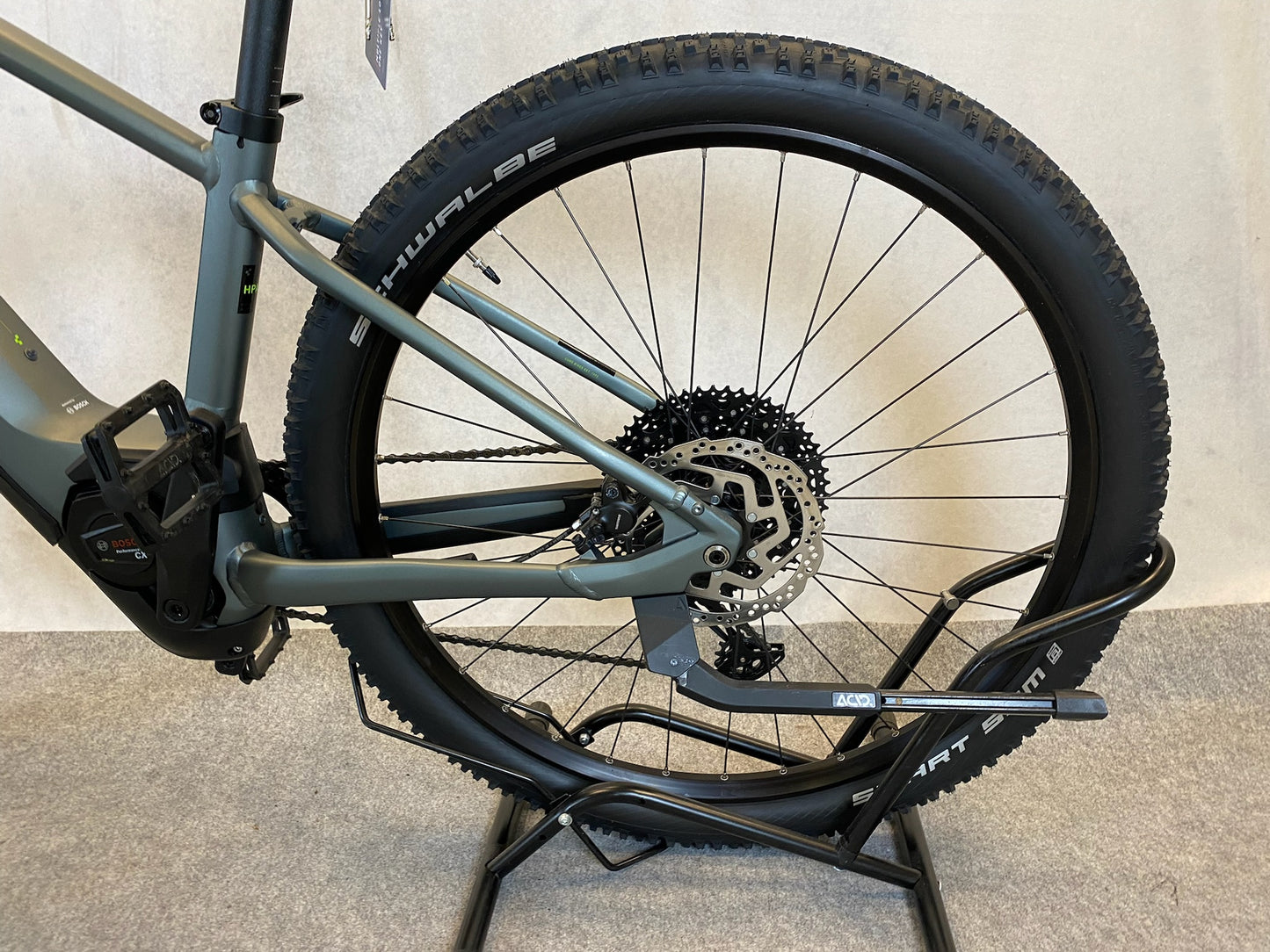 Cube Reaction Hybrid Pro