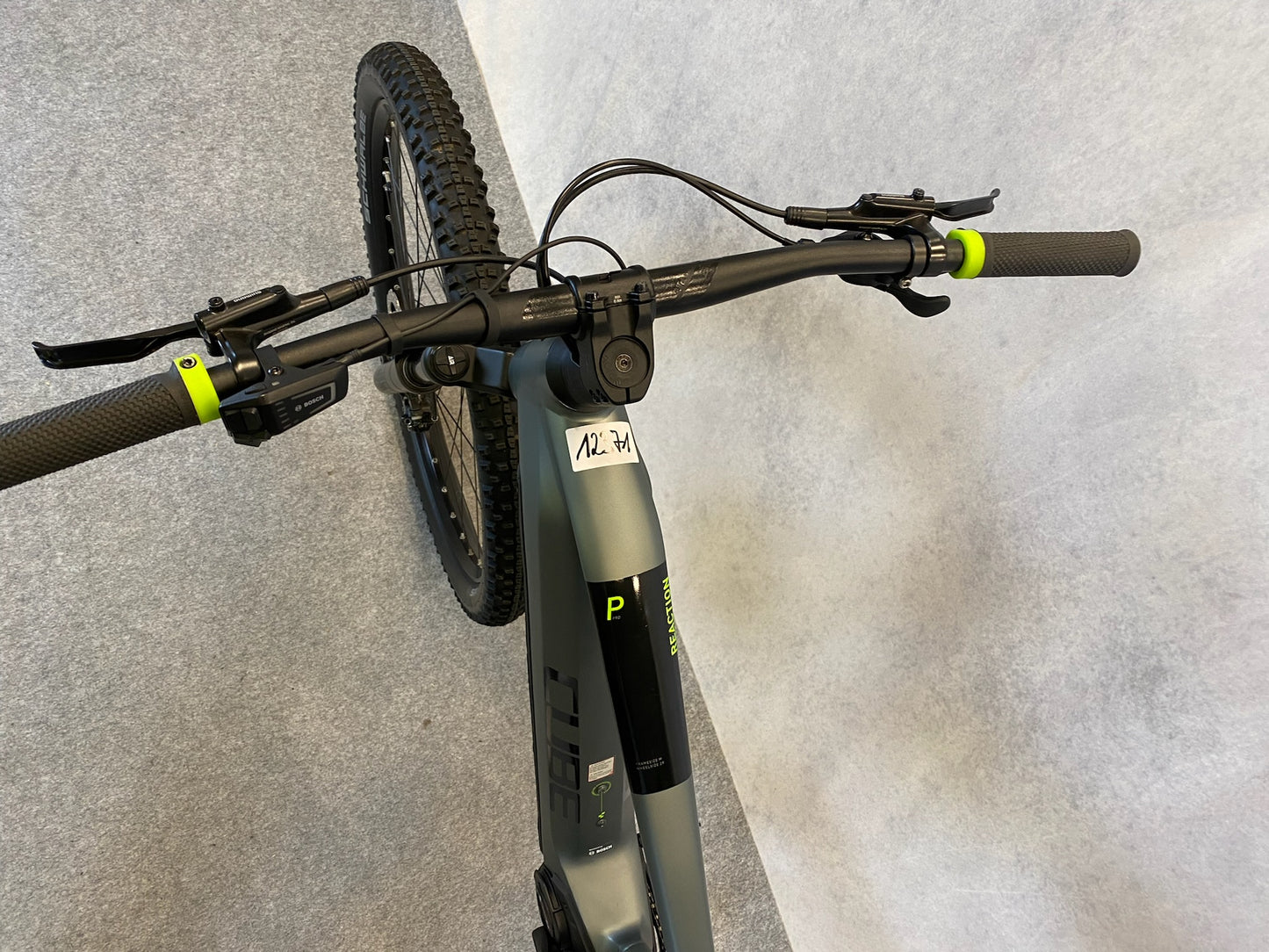 Cube Reaction Hybrid Pro