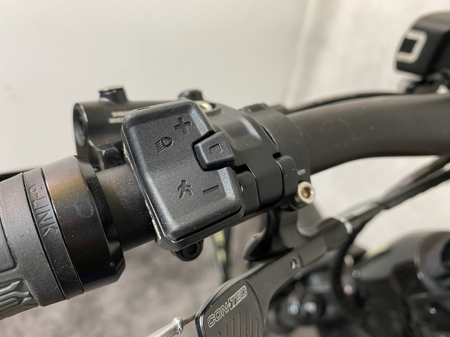 Conway XYRON  SUV 2.9