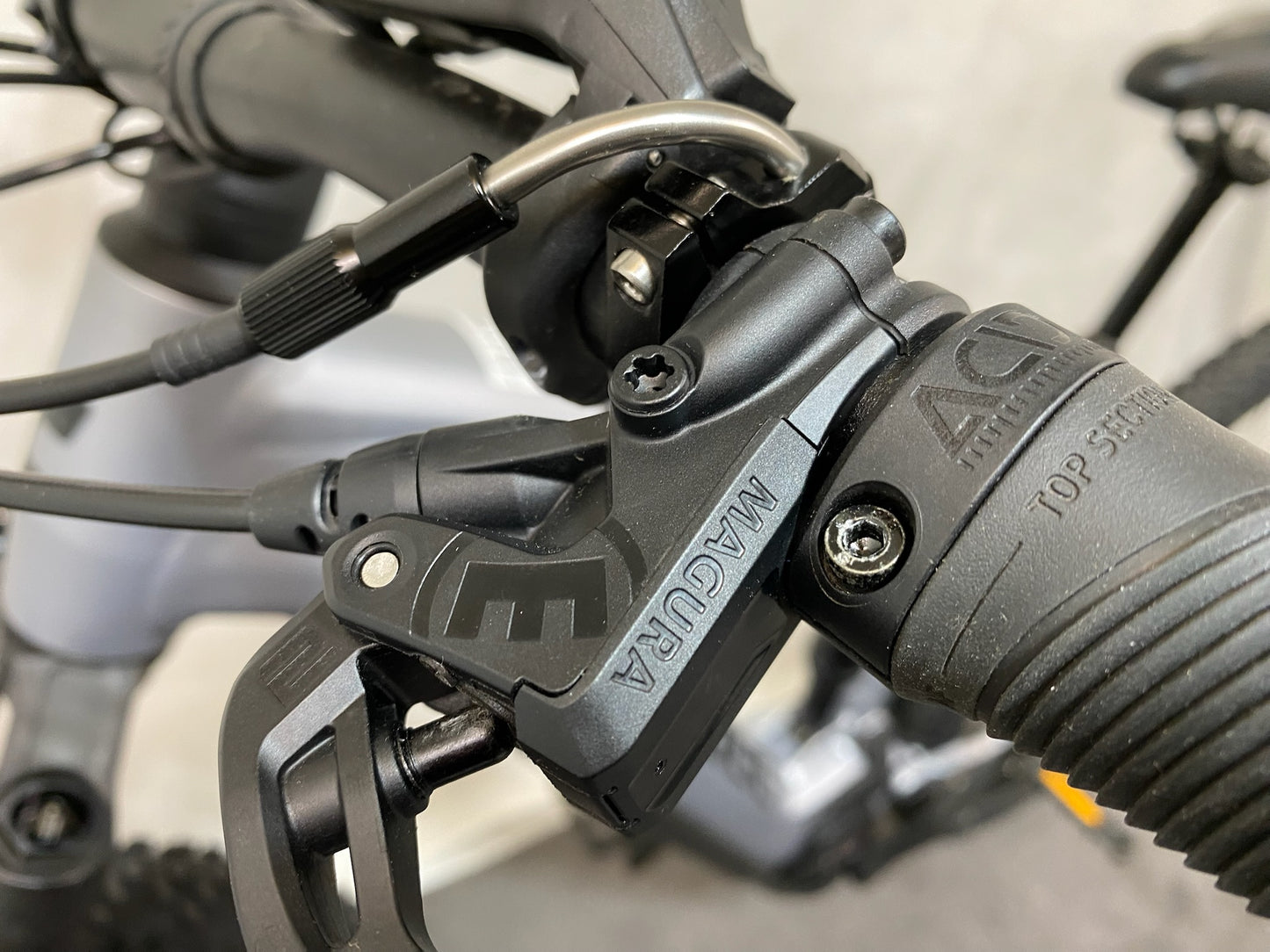 Cube Stereo Hybrid 120 Race 750