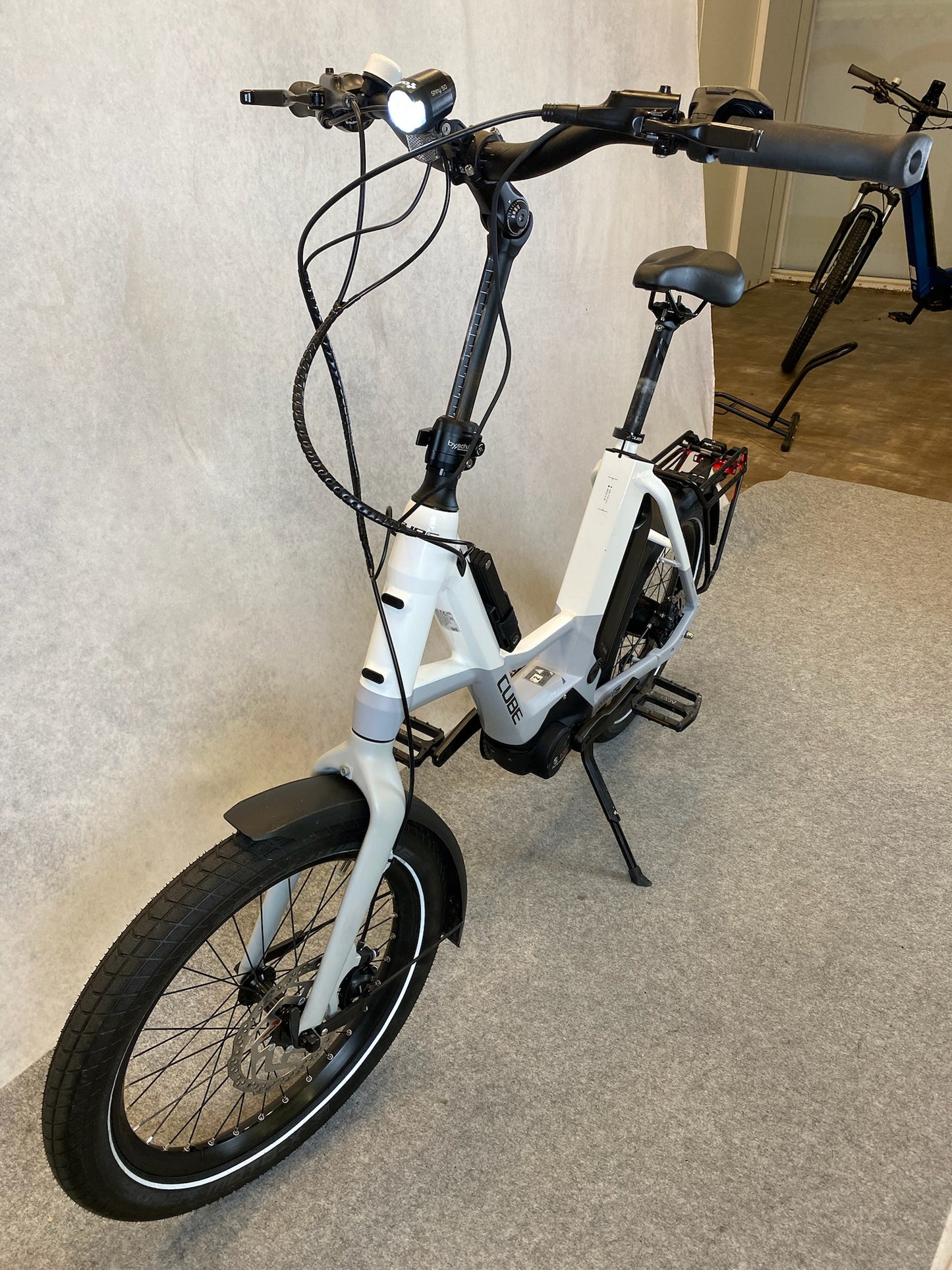 Cube Compact Hybrid 500