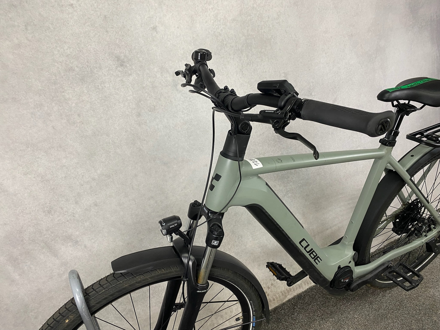 Cube Kathmandu Hybrid ONE 750