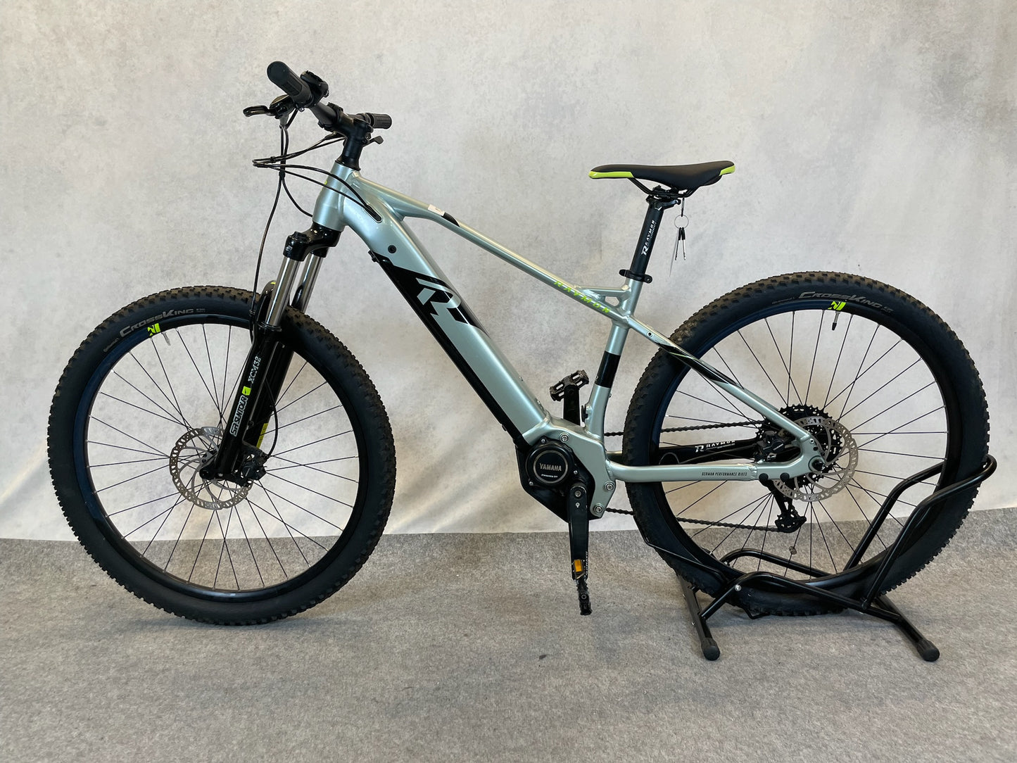 R Raymon HardRay E 5.0  29