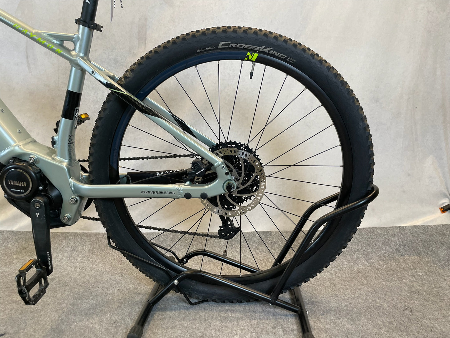 R Raymon HardRay E 5.0  29