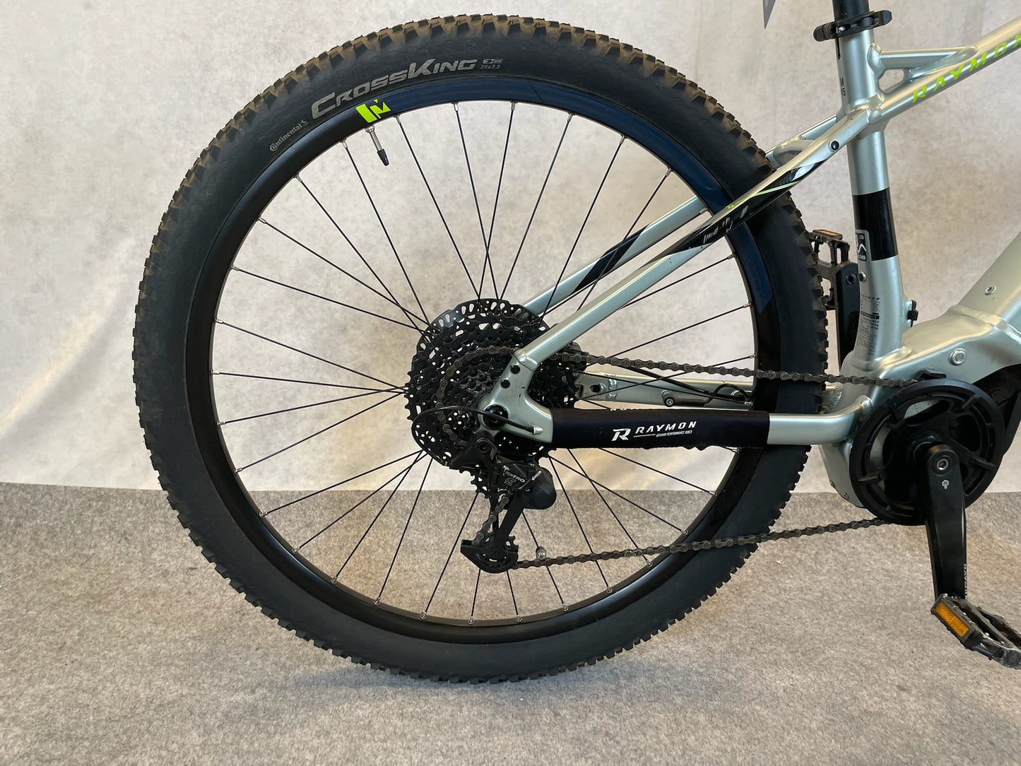 R Raymon HardRay E 5.0  29